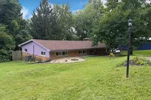 1232 Holly Dr, Springfield, OH 45504 - Photo 2
