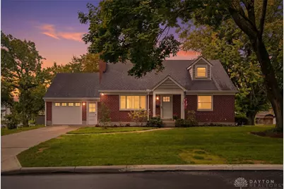 136 E Ridgeway Drive, Centerville, OH 45459 - Photo 1