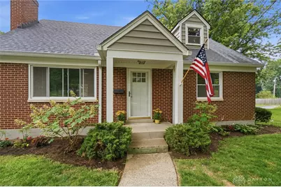 136 E Ridgeway Drive, Centerville, OH 45459 - Photo 4