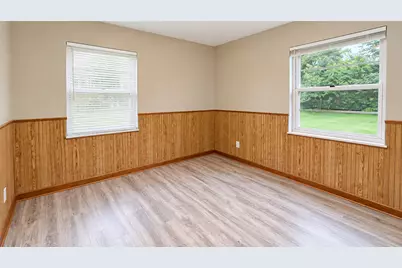 5060 Lauderdale Drive, Moraine, OH 45439 - Photo 8