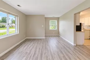 5060 Lauderdale Dr, Moraine, OH 45439 - Photo 4