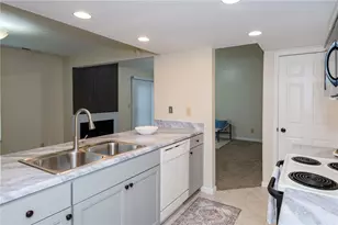 8495 Woodgrove Dr, Washington Twp, OH 45458 - Photo 14