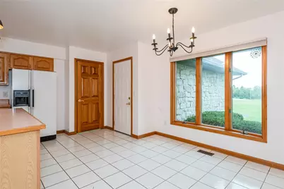 7825 Belle Plain Drive, West Carrollton, OH 45424 - Photo 4