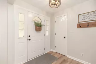 887 New England Ave, Centerville, OH 45429 - Photo 6