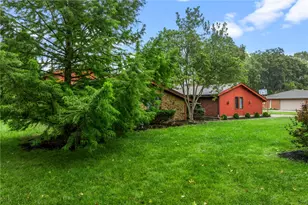 1211 Agate Trail, Washington Twp, OH 45459 - Photo 2