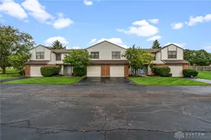 8475 Woodgrove Dr, Washington Twp, OH 45458 - Photo 2