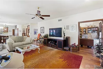 2099 Hedge Gate Boulevard, Beavercreek, OH 45431 - Photo 14