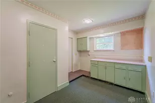 220 W Siebenthaler Ave, Dayton, OH 45405 - Photo 14