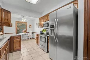 129 W Van Lake Dr, Vandalia, OH 45377 - Photo 14