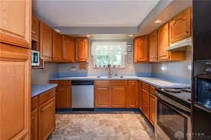 1021 Cottage Ct Dr, Fairborn, OH 45324 - Photo 10