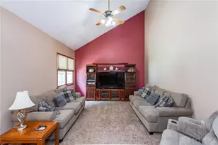 10053 Village Tree Ct, Miamisburg, OH 45342 - Photo 14