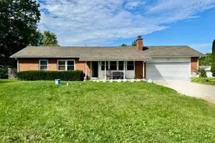 3142 Bell Dr, Fairborn, OH 45324 - Photo 2