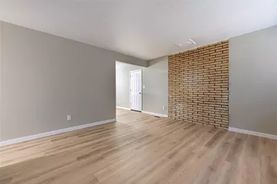 1530 S Alex Road, West Carrollton, OH 45449 - Photo 2