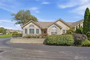 124 Villa Pointe Dr, Springboro, OH 45066 - Photo 1