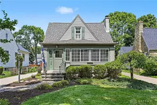 327 East Dr, Oakwood, OH 45419 - Photo 2