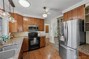 327 East Dr, Oakwood, OH 45419 - Photo 10