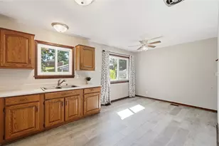 4724 Amesborough Rd, Dayton, OH 45420 - Photo 18