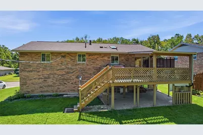 421 Greenport Drive, West Carrollton, OH 45449 - Photo 2