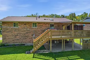 421 Greenport Dr, West Carrollton, OH 45449 - Photo 2