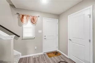 1015 Colonial Way, Huber Heights, OH 45424 - Photo 8