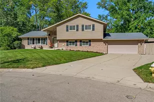 4657 Marcus Cir, Kettering, OH 45440 - Photo 2