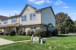 9267 Captiva Bay Dr, Miamisburg, OH 45342 - Photo 2