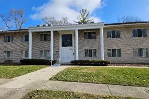 315 Hillview Ct, Trotwood, OH 45426 - Photo 1