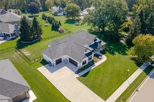 1568 Creekwood Dr, Troy, OH 45373 - Photo 60
