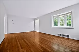 212 Dell Park Ave, Oakwood, OH 45419 - Photo 6