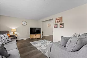 7341 Rustic Woods Dr, Dayton, OH 45424 - Photo 8