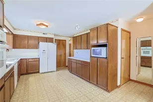 2416 Apricot Dr, Dayton, OH 45431 - Photo 16