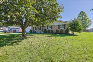 2416 Apricot Dr, Dayton, OH 45431 - Photo 2