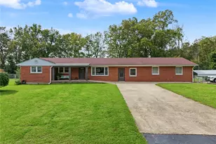 6663 Gerry St, Middletown, OH 45042 - Photo 1