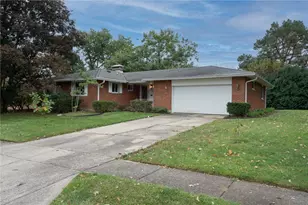 1204 Chateau Dr, Kettering, OH 45429 - Photo 1