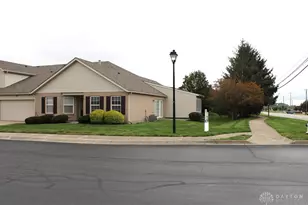 4000 Twin Lakes Cir, Englewood, OH 45315 - Photo 4