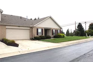 4000 Twin Lakes Cir, Englewood, OH 45315 - Photo 1