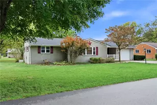 65 Elmwood Dr, Springboro, OH 45066 - Photo 2