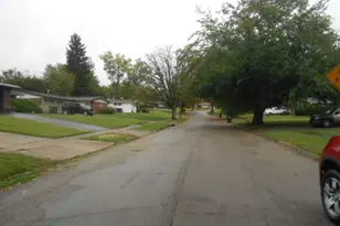 4638 Hedgewood Dr, Dayton, OH 45406 - Photo 2