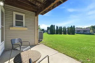 412 Waterfront Pl, Centerville, OH 45458 - Photo 8