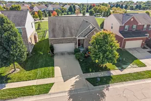 1633 Summit Creek Dr, Clearcreek Twp, OH 45458 - Photo 2