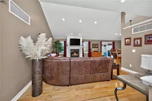 1863 Pence Ridge Ct, Turtlecreek Twp, OH 45036 - Photo 6