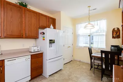 2730 Cedarbrook Way, Beavercreek, OH 45431 - Photo 6