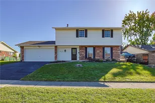 7146 Chadbourne Dr, Huber Heights, OH 45424 - Photo 2