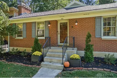 512 Volusia Avenue, Oakwood, OH 45409 - Photo 2
