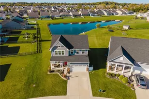 5178 Red Buckeye Dr, Tipp City, OH 45371 - Photo 2