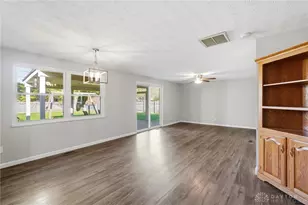 304 Waterford Dr, Dayton, OH 45458 - Photo 12
