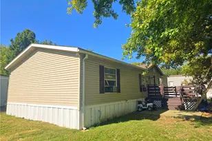 1958 W Greenfield, Middletown, OH 45044 - Photo 1