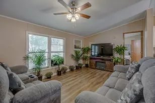 1958 W Greenfield, Middletown, OH 45044 - Photo 2