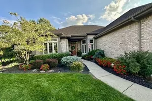 2273 Hunters Ridge Blvd, Beavercreek, OH 45434 - Photo 2