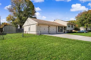 1952 Crase Dr, Xenia, OH 45385 - Photo 2
